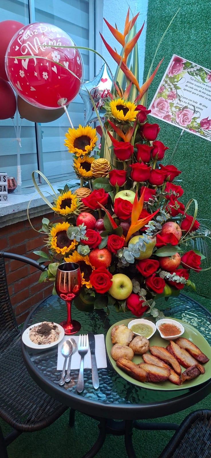 Arreglo de girasoles y rosas con desayuno